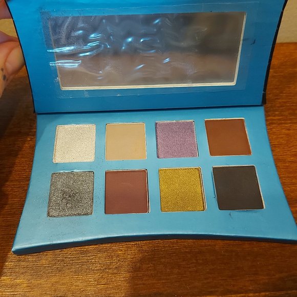 Illamasqua Shiver Palette - Picture 1 of 3